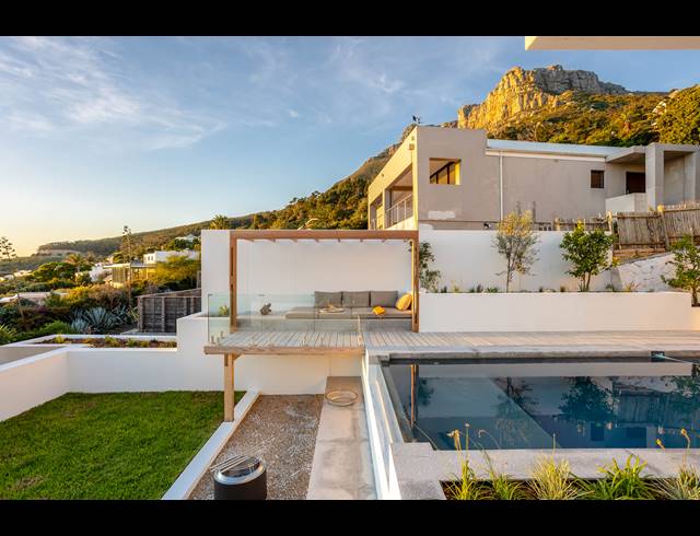 4 BEDROOM HOUSE TO LET IN LLANDUDNO